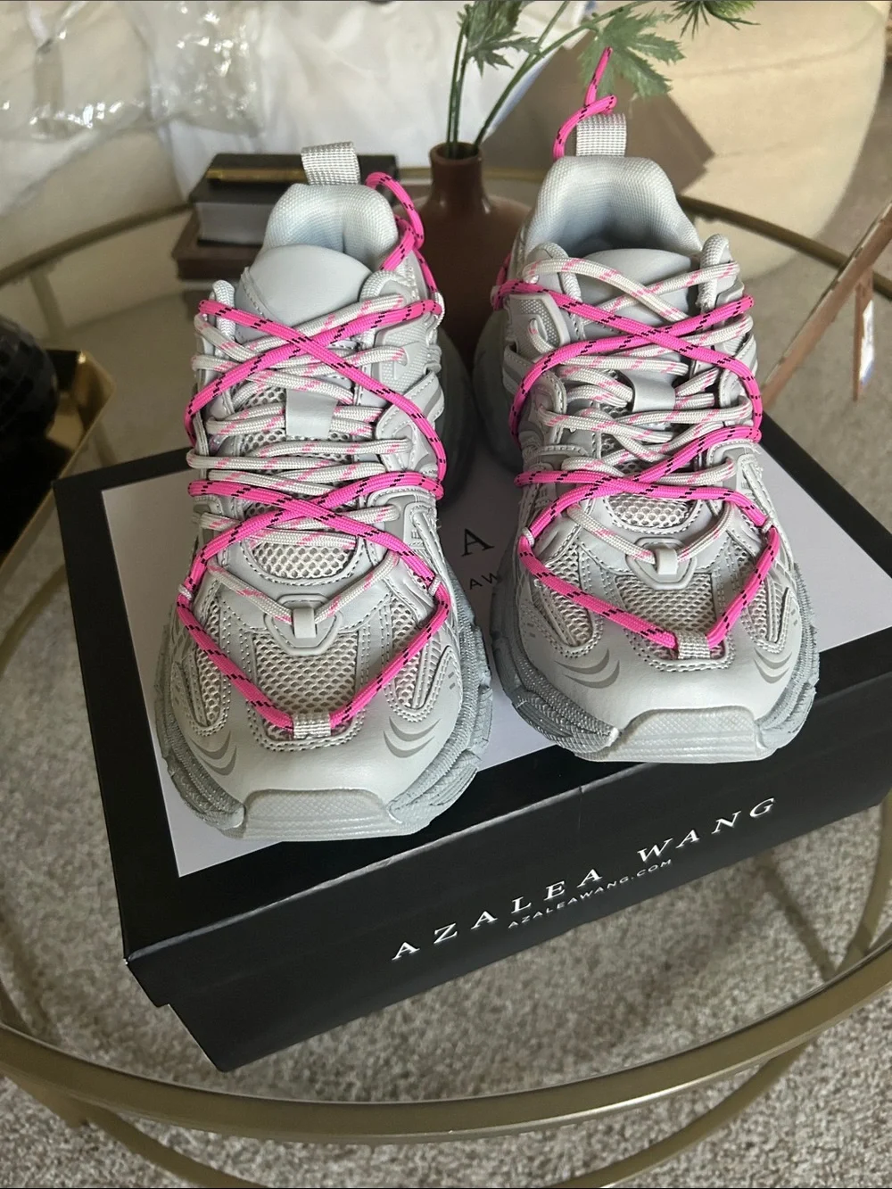 Azalea Wang Women's Light Gray Sneakers with Pink Laces